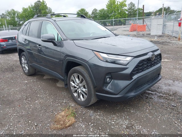 Salvage Toyota RAV4 Image