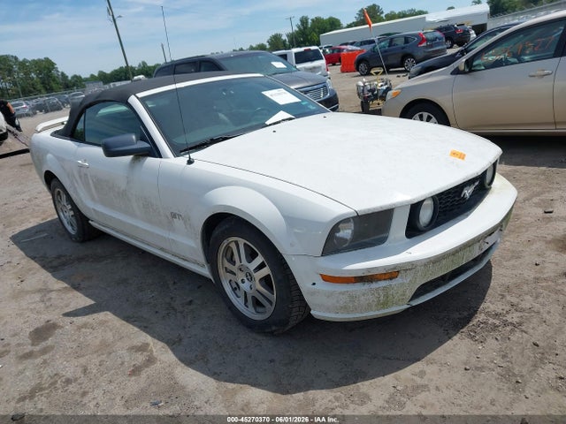Salvage Ford Mustang Image