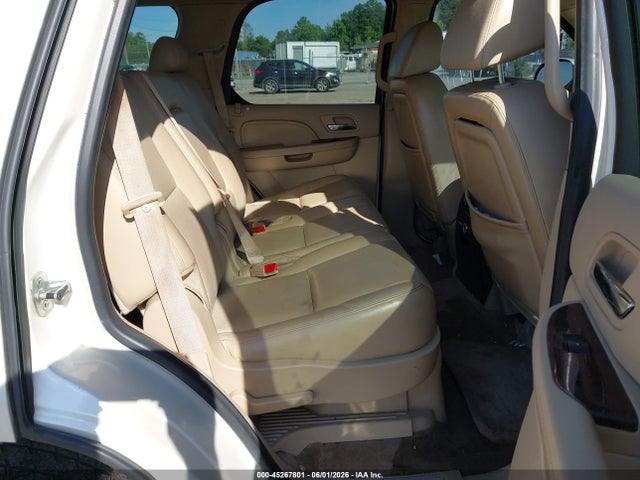 Cadillac Escalade Standard