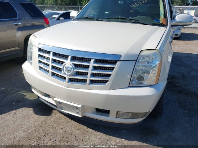 Cadillac Escalade Standard