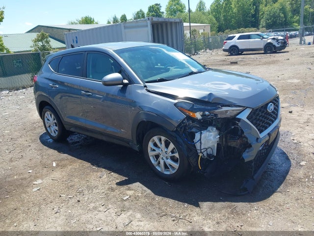 Salvage Hyundai TUCSON Image