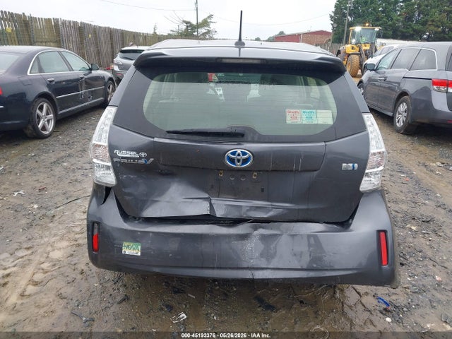 Toyota Prius v Five