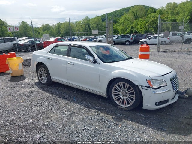 Salvage Chrysler 300c Image