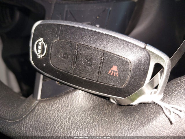 Nissan Kicks S Xtronic Cvt