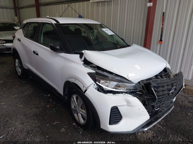 Salvage Nissan Kicks Image