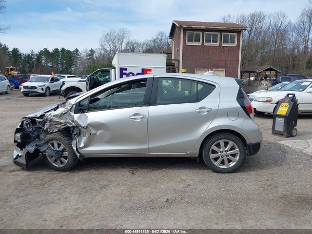 Toyota Prius c Two