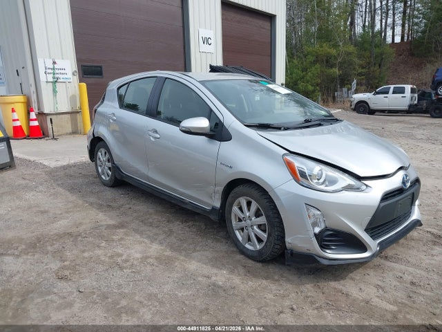 Salvage Toyota Prius c Image