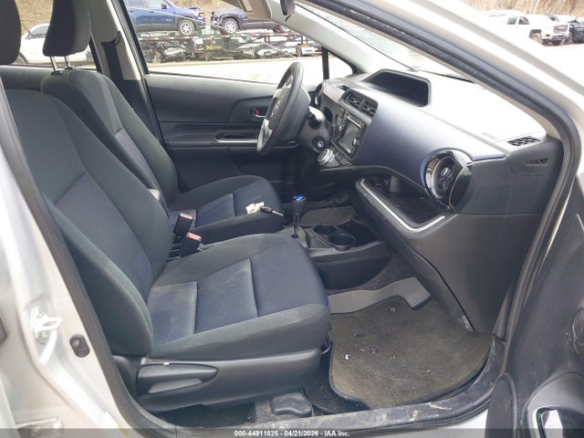 Toyota Prius c Two