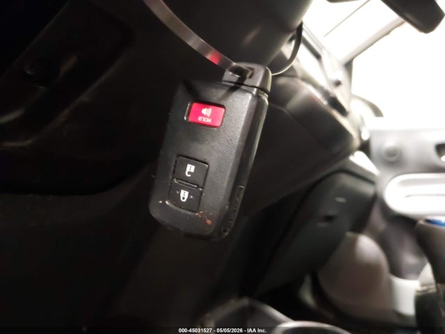 Toyota Prius c Four