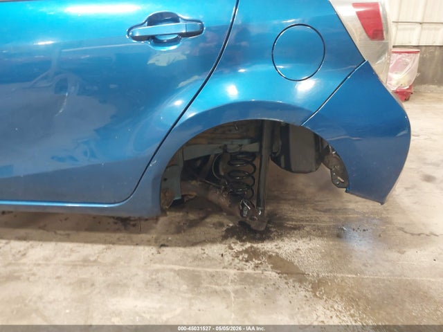 Toyota Prius c Four