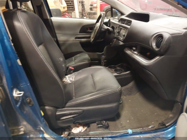 Toyota Prius c Four