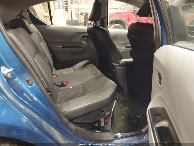 Toyota Prius c Four