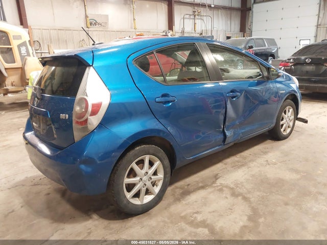 Toyota Prius c Four