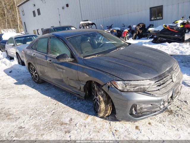 Salvage Volkswagen Jetta Image