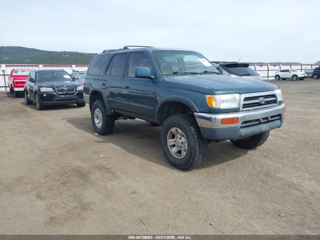 Salvage Toyota 4Runner Image