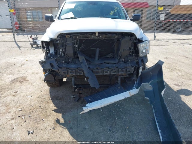 Ram 1500 Express  4x4 5'7 Box