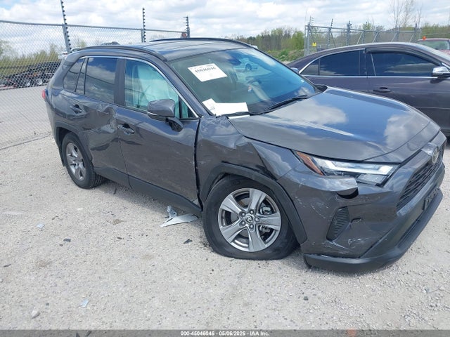 Salvage Toyota RAV4 Image
