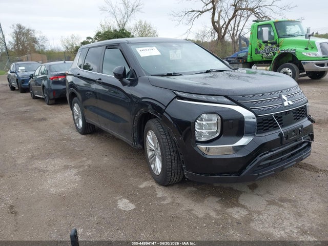 Salvage Mitsubishi Outlander Image