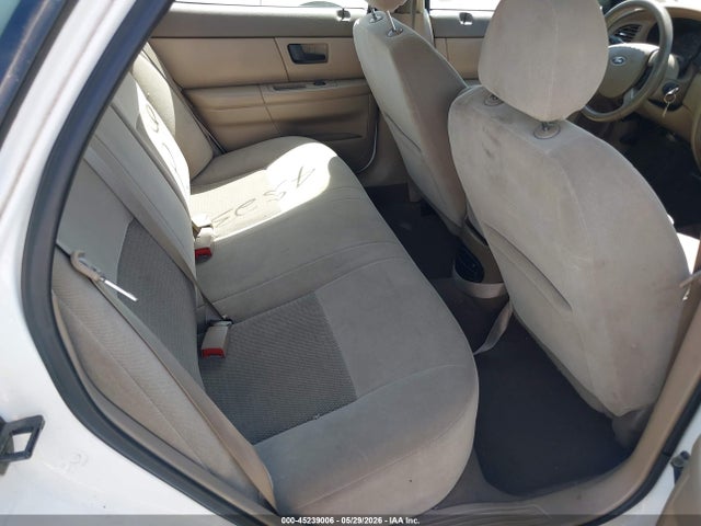 Ford Taurus Se
