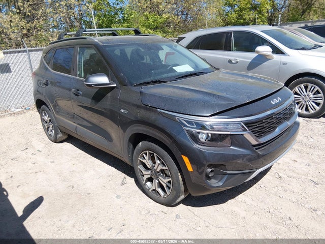 Salvage Kia Seltos Image