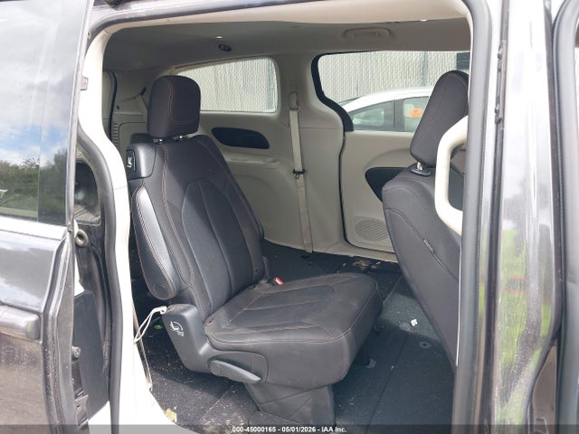 Chrysler Pacifica Touring