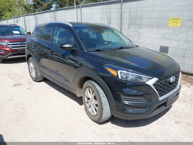 Salvage Hyundai TUCSON Image