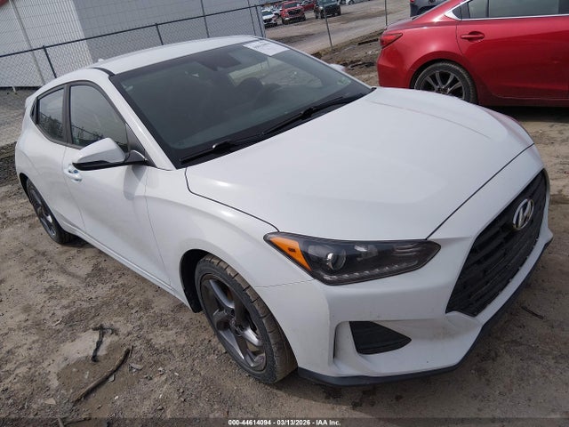 Salvage Hyundai VELOSTER Image