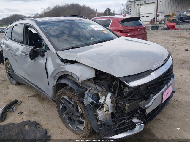 Salvage Kia Sportage Image