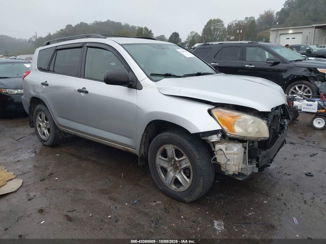 Salvage Toyota RAV4 Image