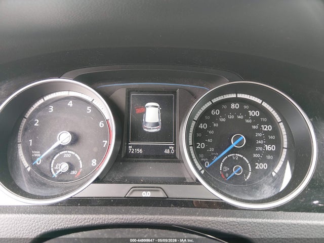 Volkswagen Golf 4-door