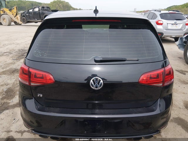 Volkswagen Golf 4-door