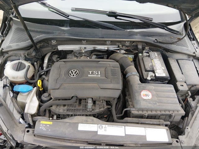 Volkswagen Golf 4-door