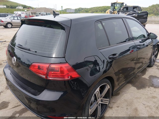 Volkswagen Golf 4-door