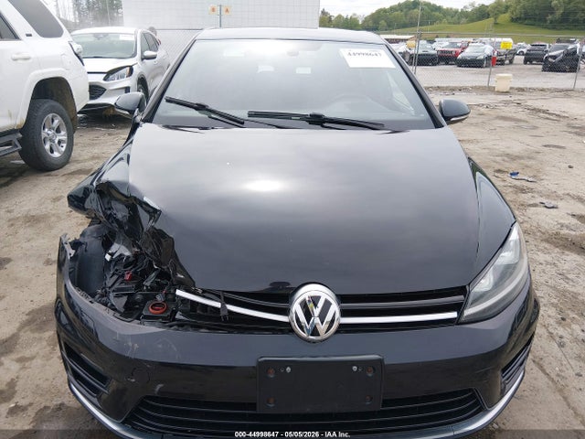 Volkswagen Golf 4-door