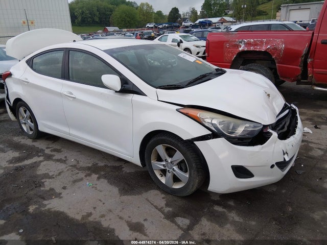 Salvage Hyundai ELANTRA Image