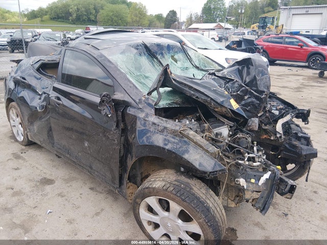Salvage Hyundai ELANTRA Image