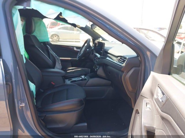 Ford Escape St-line