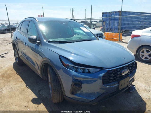 Salvage Ford Escape Image