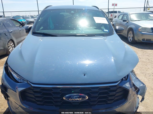 Ford Escape St-line