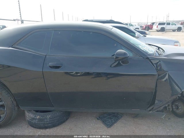 Dodge Challenger Sxt