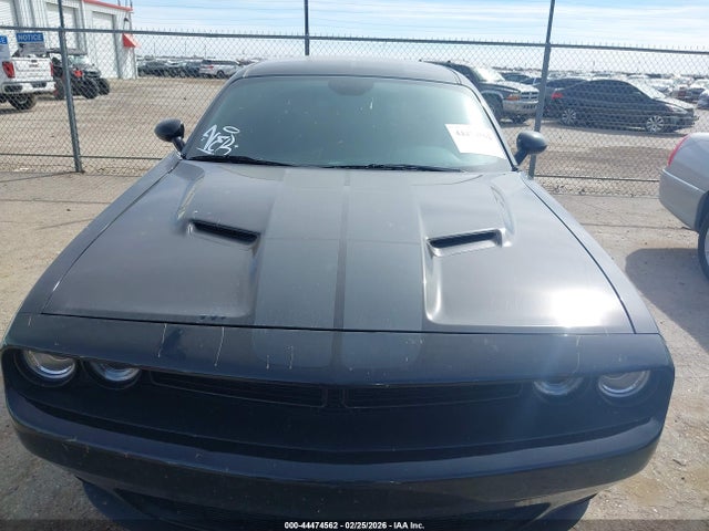 Dodge Challenger Sxt