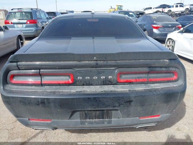 Dodge Challenger Sxt