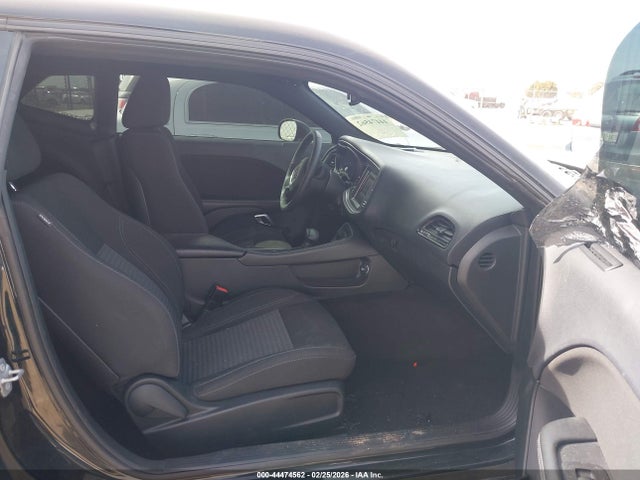 Dodge Challenger Sxt