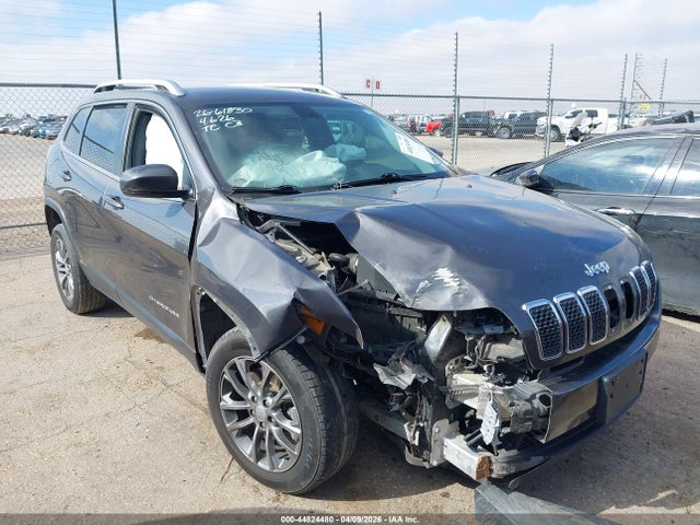 Salvage Jeep Cherokee Image