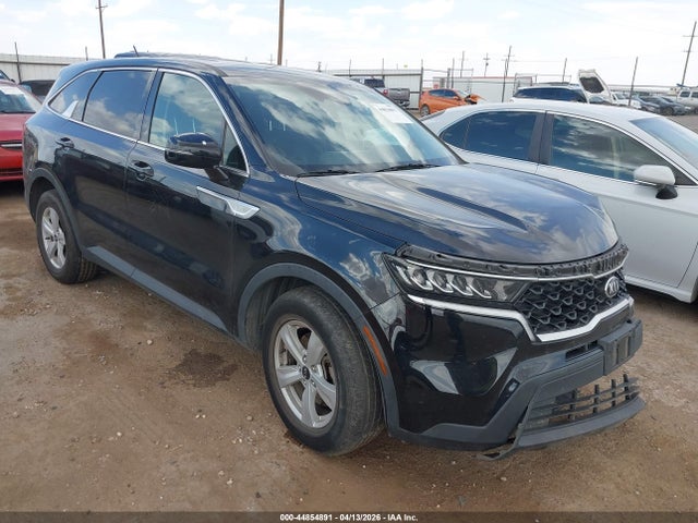 Salvage Kia Sorento Image