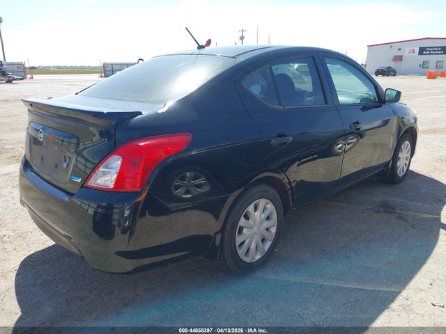 Nissan Versa 1.6 S+