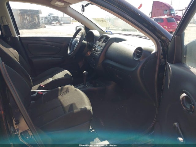 Nissan Versa 1.6 S+