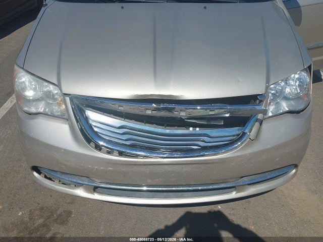 Chrysler Town & Country Touring
