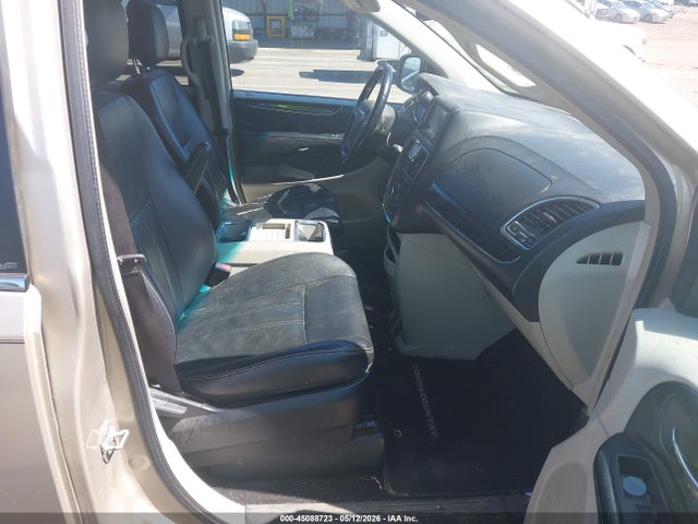 Chrysler Town & Country Touring