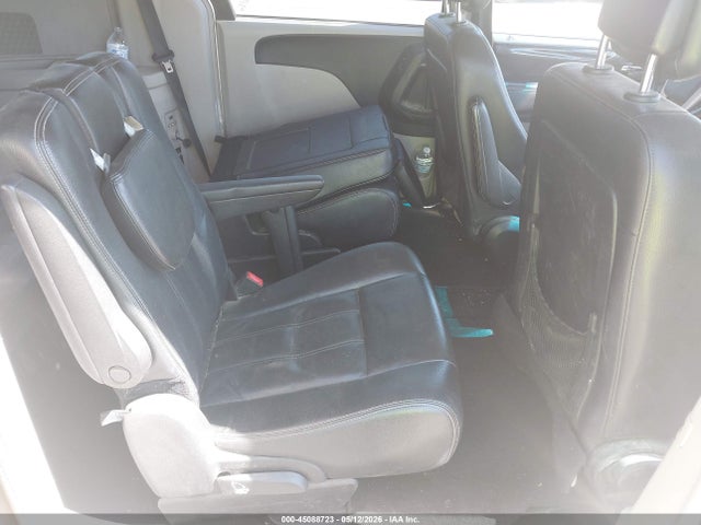Chrysler Town & Country Touring